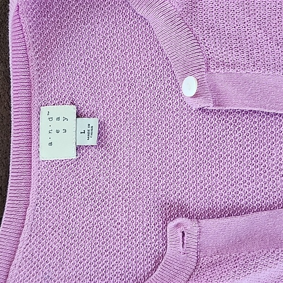 Button up light purple sweater - Picture 2 of 2